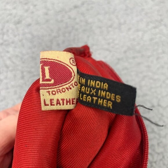 Ili New York Convertible Hobo Wristlet- Red Leather, 6.5" x 4" - Picture 6 of 9